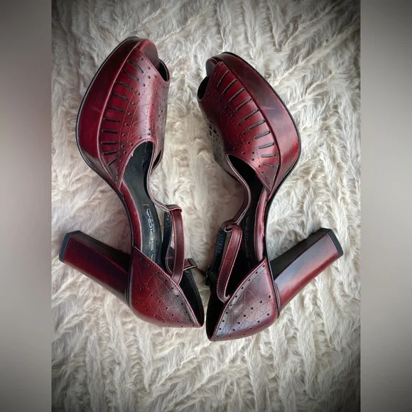 VIA SPIGA sandal, made in ITALY; “Oxford” style details sandal; burgundy/wine. - Picture 4 of 10